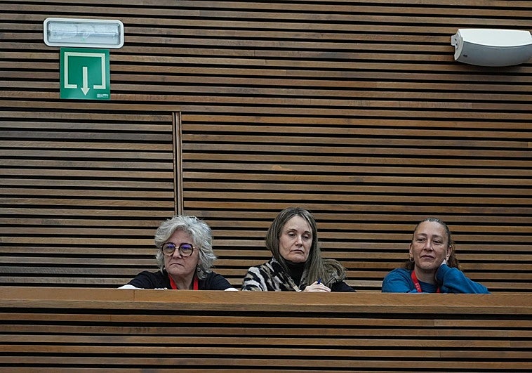 Pérez Llorca inicia el deshielo y llama a las asociaciones de víctimas para ponerse a su disposición